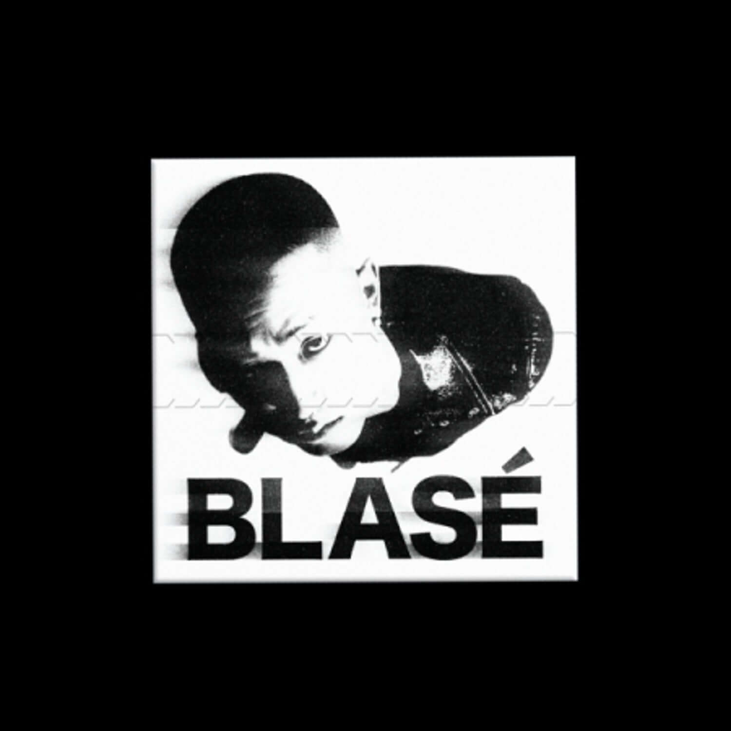 BLASÉ - [Debugging] - Album Kpop : visuel du disque BLASÉ en noir et blanc, portrait artistique sur fond clair.