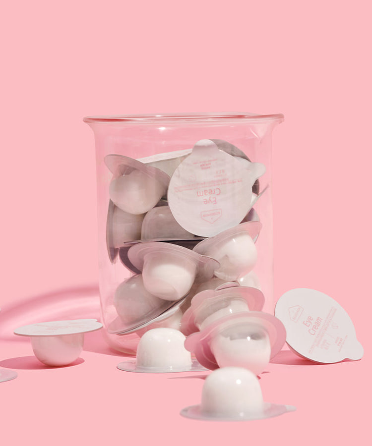 BLESSED MOON 7Days Kit Eye Kit de la marque Blessed Moon, kit d’accessoires pour les yeux, sur fond rose