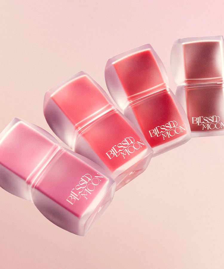 BLESSED MOON Veil Blur Lip Tint en différentes teintes, collection élégante de rouges à lèvres flous pour un look parfait.