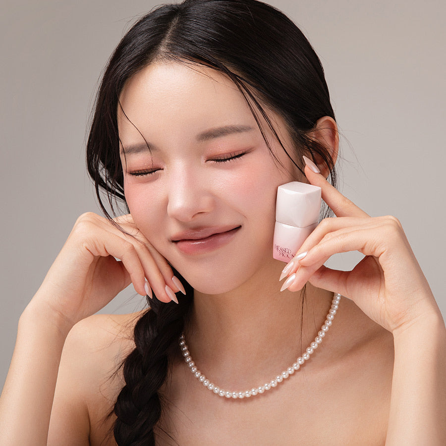 BLESSED MOON Veil Melting Color Blush