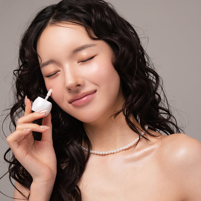 BLESSED MOON Veil Melting Glass Highlighter