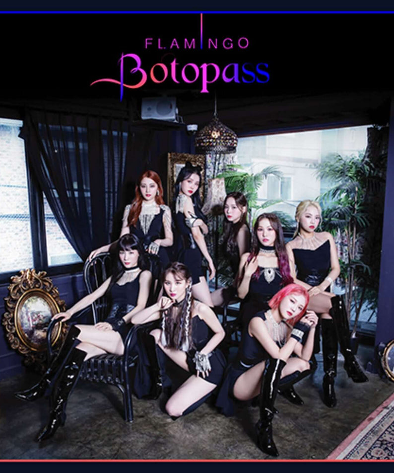 BOTOPASS - [FLAMINGO] - Album Kpop : visuel du groupe en tenue élégante, ambiance studio sombre et lampes.