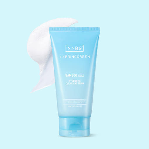 BRINGGREEN Bamboo Hyaluronic Acid Moisture Cleansing Foam 120ml, tube bleu sur fond clair, marque visible, mousse et ambiance skincare