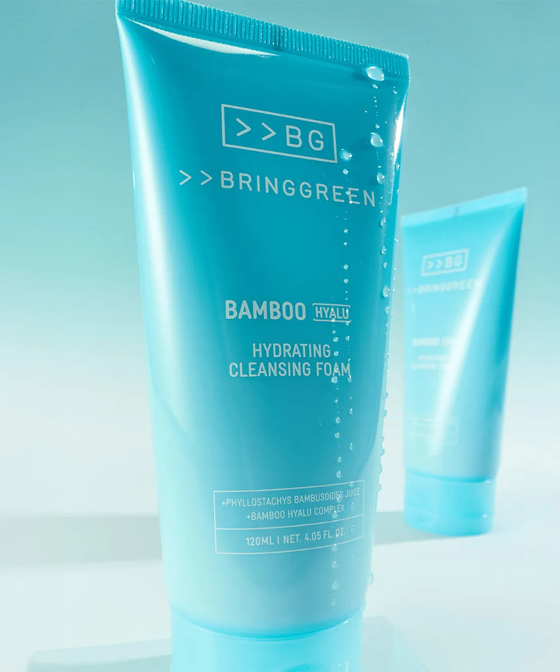 BRINGGREEN Bamboo Hyaluronic Acid Moisture Cleansing Foam 120ml de la marque BRINGGREEN, tube bleu sur fond clair