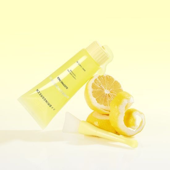 BRINGGREEN Super Lemon Glutathione Sleeping Pack 100mL, marque BRINGGREEN, gel jaune et citron sur fond clair.
