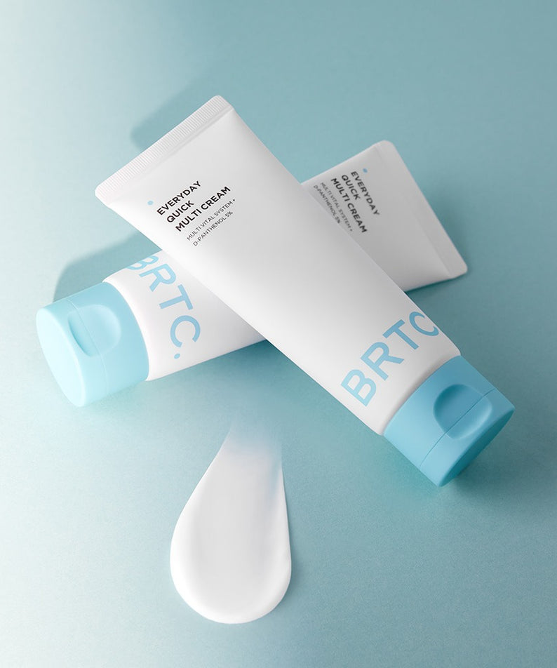 BRTC Everyday Quick Multi Cream 60ml de BRTC, tube bleu et crème blanche sur fond bleu clair.