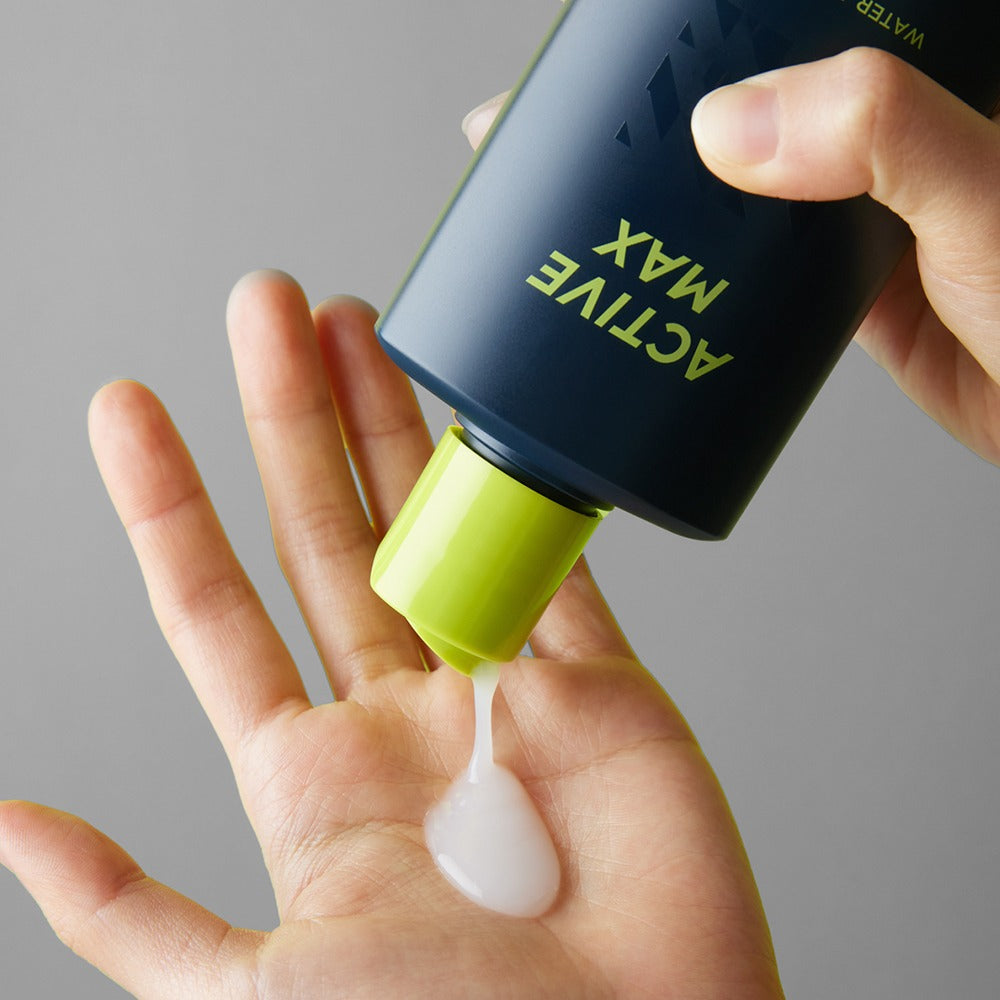 BRTC Homme Active Max Water All-in-One Fluid 150ml, flacon appliqué sur main, photo produit marque BRTC, visuel soins homme