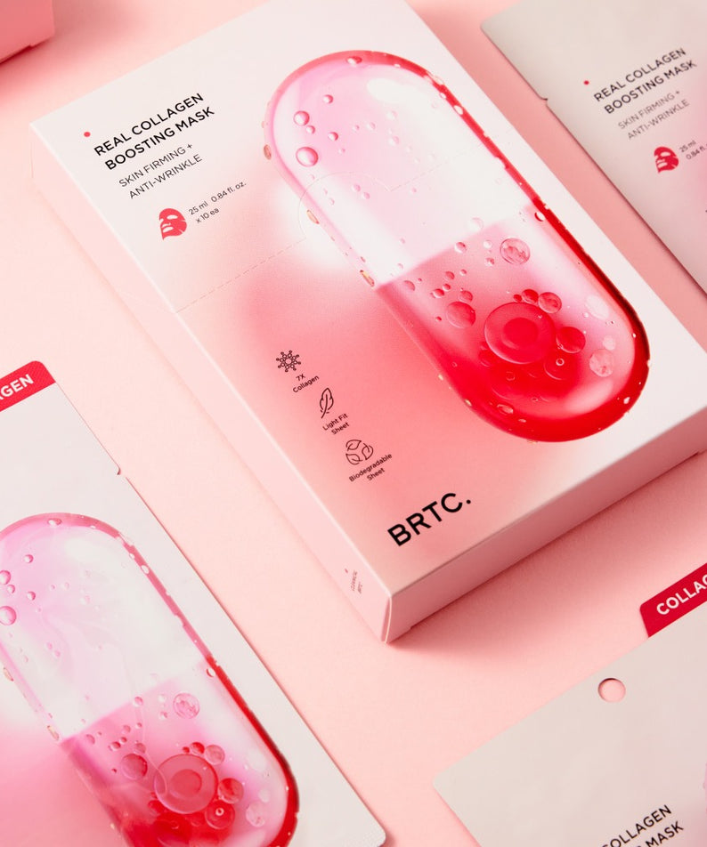 Décris l'image en français : BRTC Real Collagen Bosting Mask 10 Sheets, masques en papier, boîte et packs roses.