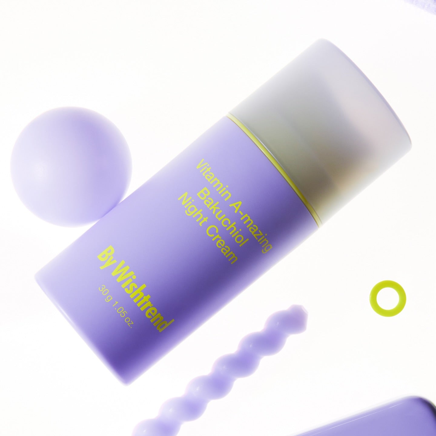 BY WISHTREND Vitamin A-Mazing Bakuchiol Night Cream 30g, tube violet sur fond blanc, marque BY WISHTREND et ambiance beauté