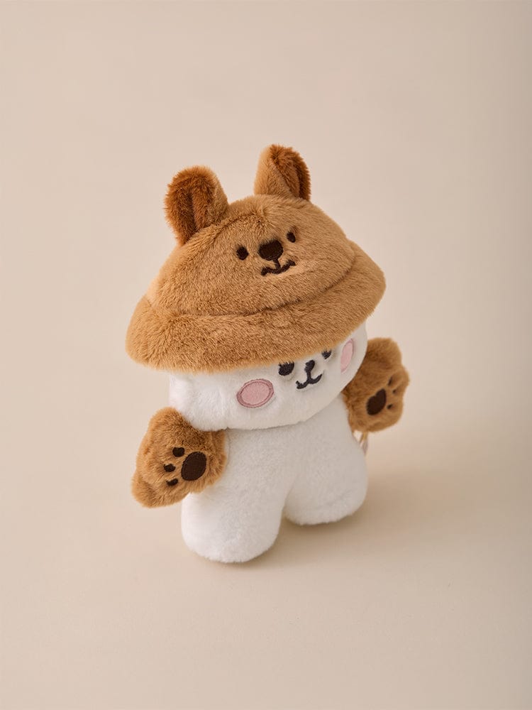 BT21 BABY COSTUME PLUSH CLOSET - QUOKKA FLUFFY, peluche bébé Quokka en costume, décor chambre, fond clair.