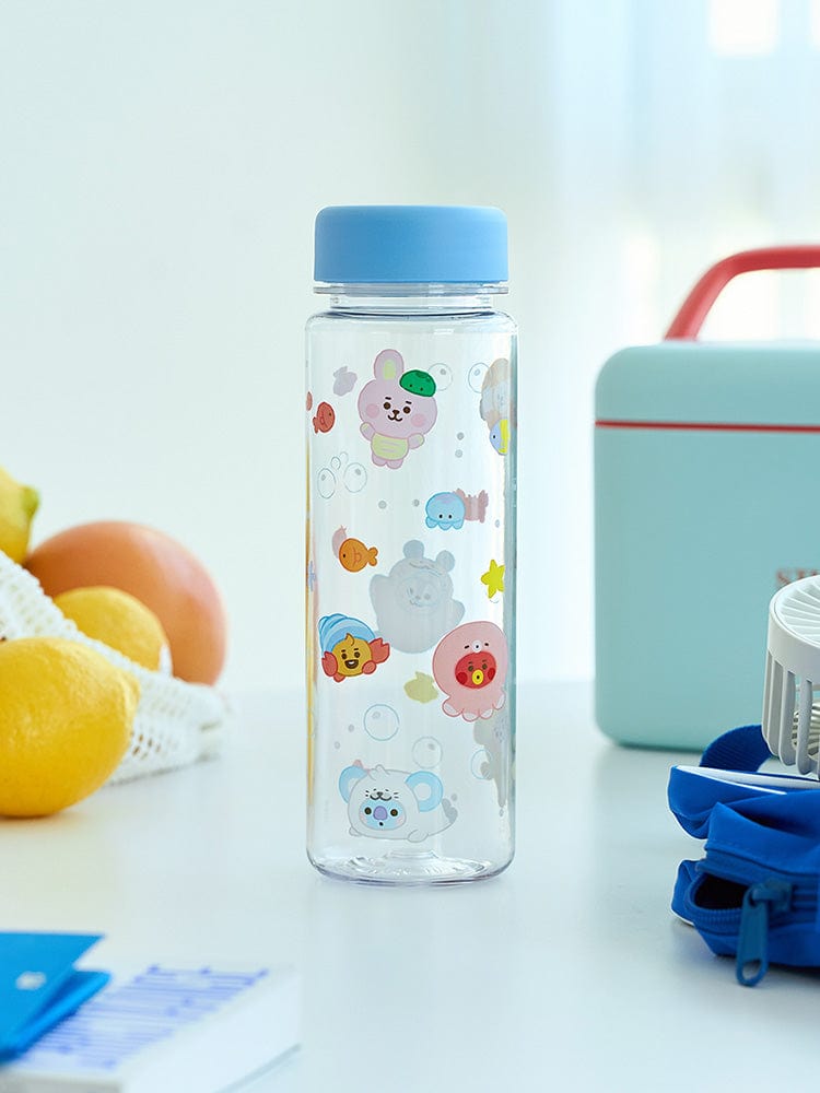 BT21 BABY PLASTIC BOTTLE WITH LID OCEAN FRIENDS, bouteille bébé officielle en plastique bleu océan, décor kawaii.