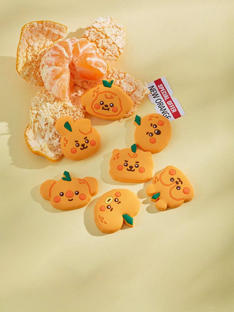 BT21 CHIMMY BABY SILICONE MAGNET ORANGE PARTY : magnets Chimmy orange LINE FRIENDS, papeterie, chiot kawaii sur fond clair