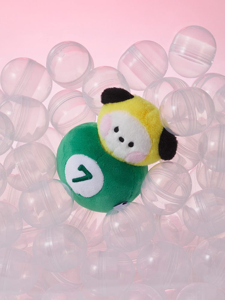 BT21 CHIMMY minini PLUSH LUCKY GATCHA, peluche Jimin BTS sur fond rose, bulles transparentes, style gatcha décoratif.