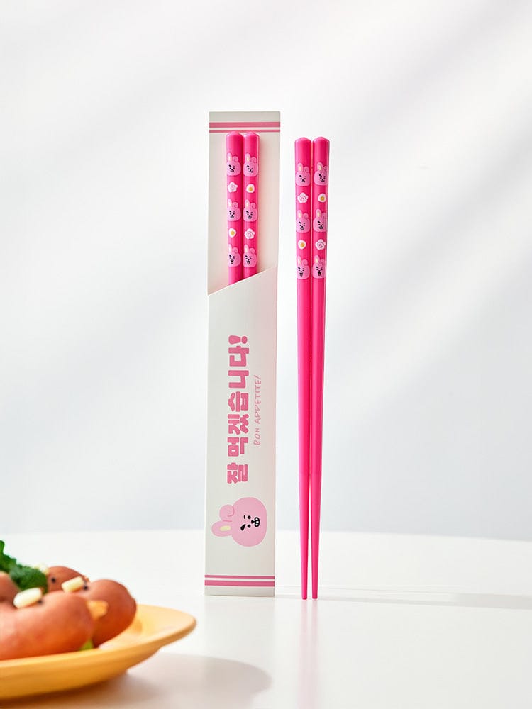 BT21 CHOPSTICKS SOUVENIR LINE FRIENDS : baguettes roses aux motifs kawaii, présentées en étui, ambiance repas maison