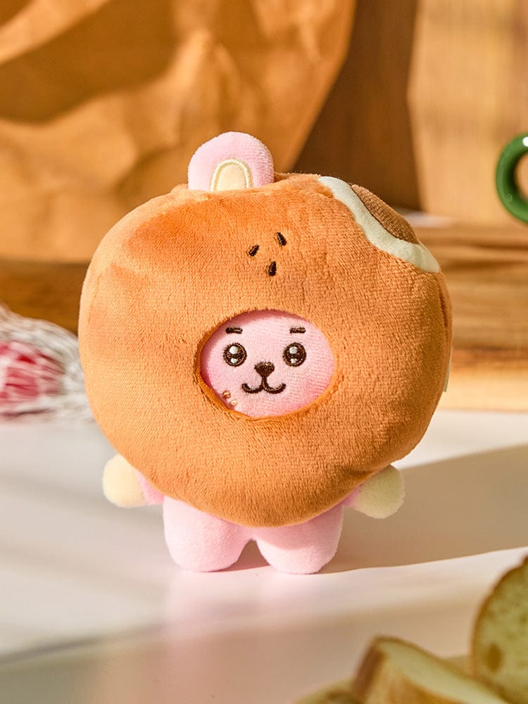 BT21 COOKY BABY COSTUME PLUSH DOLL BAKERY SHOP, peluche COOKY en tenue boulanger, décor pâtisserie, officielle BTS