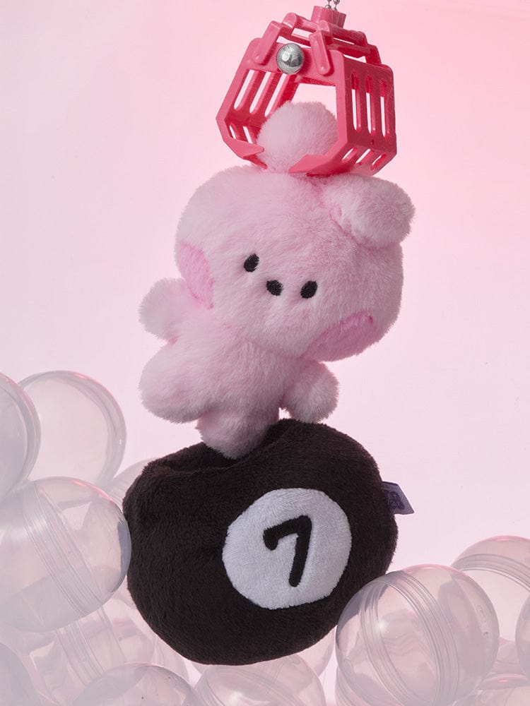 BT21 COOKY minini PLUSH LUCKY GATCHA par BT21 : peluche lapin musclé Jungkook sur fond rose avec accessoires.