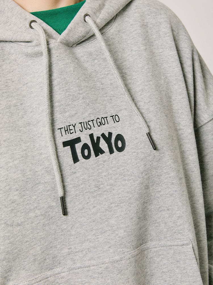 BT21 HOODED SWEATSHIRT 2024 F/W CITY EDITION (TOKYO GRAY) LINE FRIENDS : sweat à capuche gris Tokyo, hoodie imprimé.