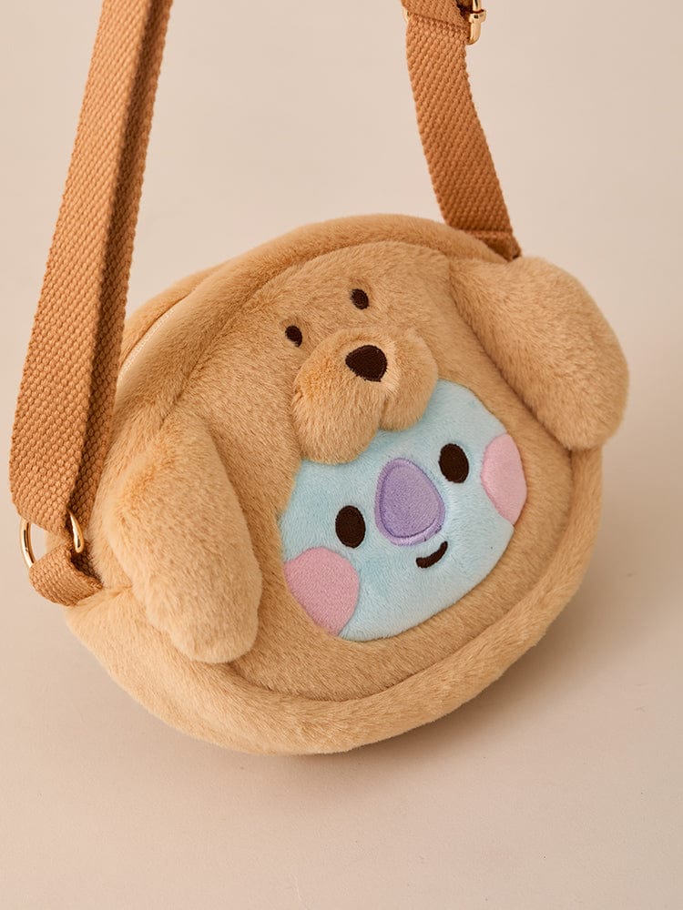 BT21 KOYA BABY CROSSBODY BAG FLUFFY : sac bandoulière peluche KOYA, petit koala officiel LINE FRIENDS, vue rapprochée.