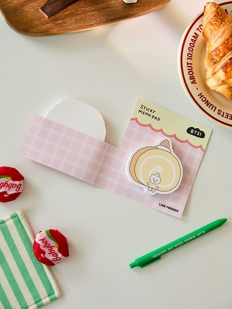 BT21 MANG BABY STICKY MEMO NOTEPADS BAKERY SHOP : post-it roses et blancs sur table pâtisserie, design LINE FRIENDS