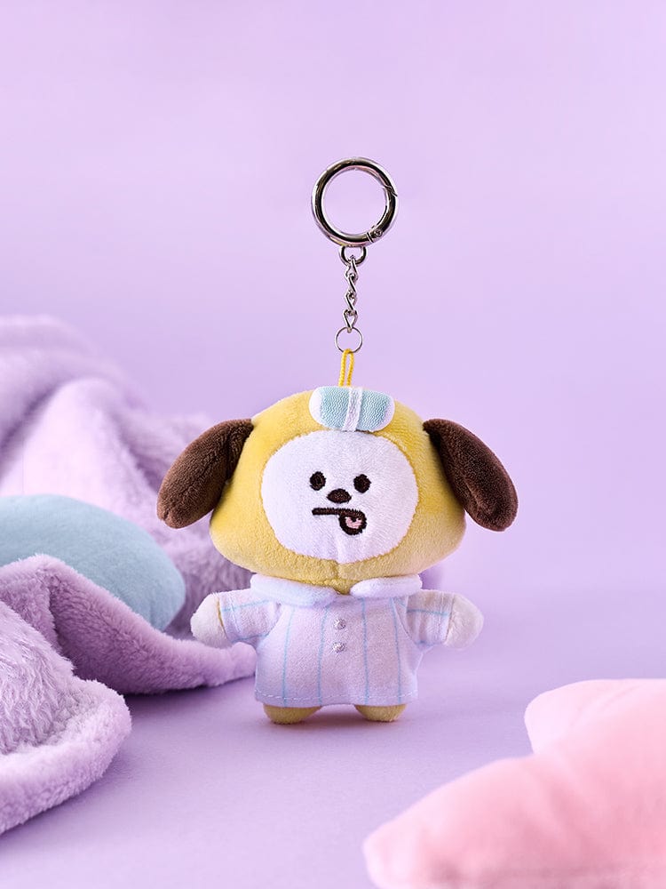 BT21 NEW BASIC CHIMMY PAJAMA PLUSH KEY RING : porte-clés officiel LINE FRIENDS avec peluche CHIMMY en pyjama, sur fond violet.