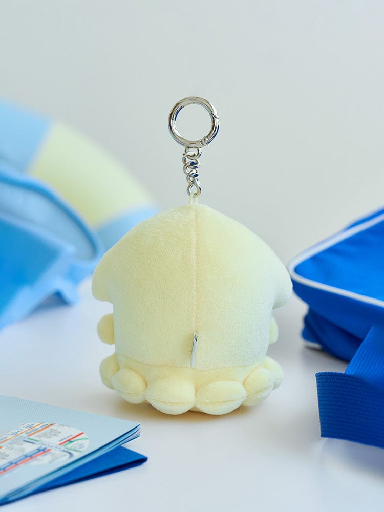 BT21 RJ BABY MINI DOLL KEYRING OCEAN FRIENDS, porte-clés RJ alpaga jaune sur fond bleu, accessoire LINE FRIENDS officiel.