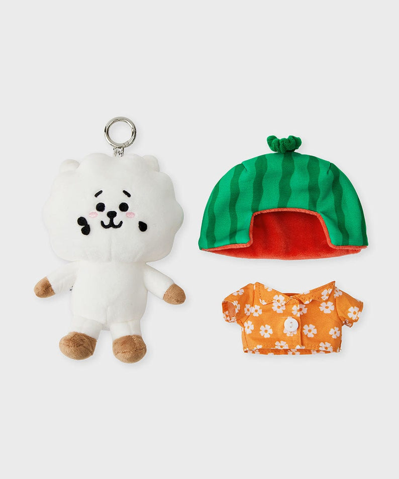 BT21 RJ SUMMER LANE BODY BAG CHARM, porte-clés RJ alpaga LINE FRIENDS sur fond blanc, vêtements colorés.