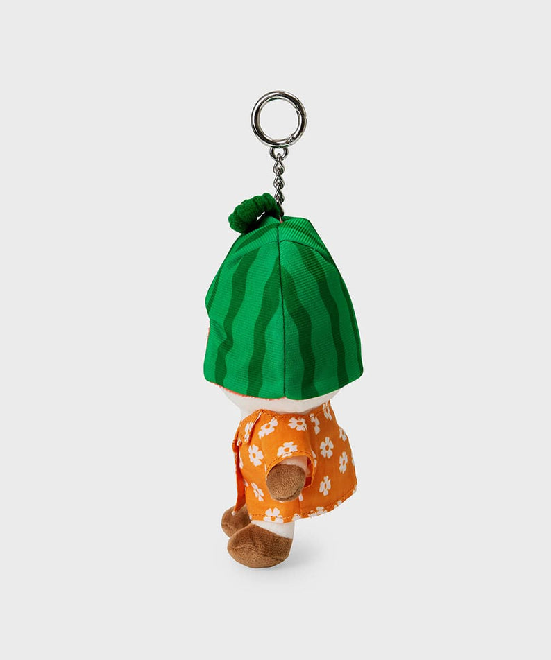 BT21 RJ SUMMER LANE BODY BAG CHARM : porte-clés officiel LINE FRIENDS avec RJ alpagas, pompon vert et sac orange sur fond clair.