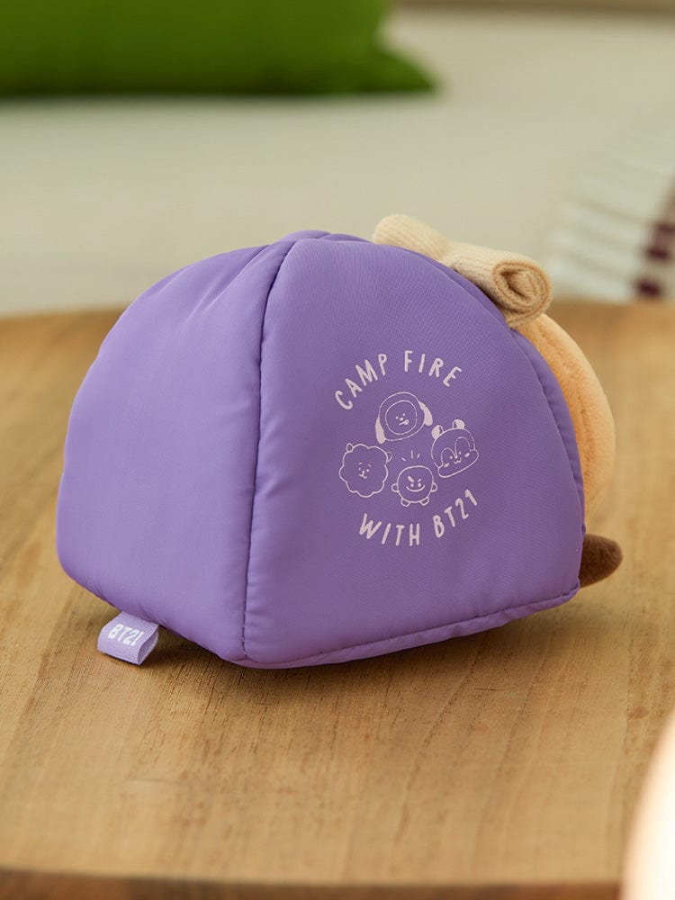 BT21 SHOOKY DOLL CAMPFIRE peluche officielle LINE FRIENDS, tête violet avec logo campfire sur table