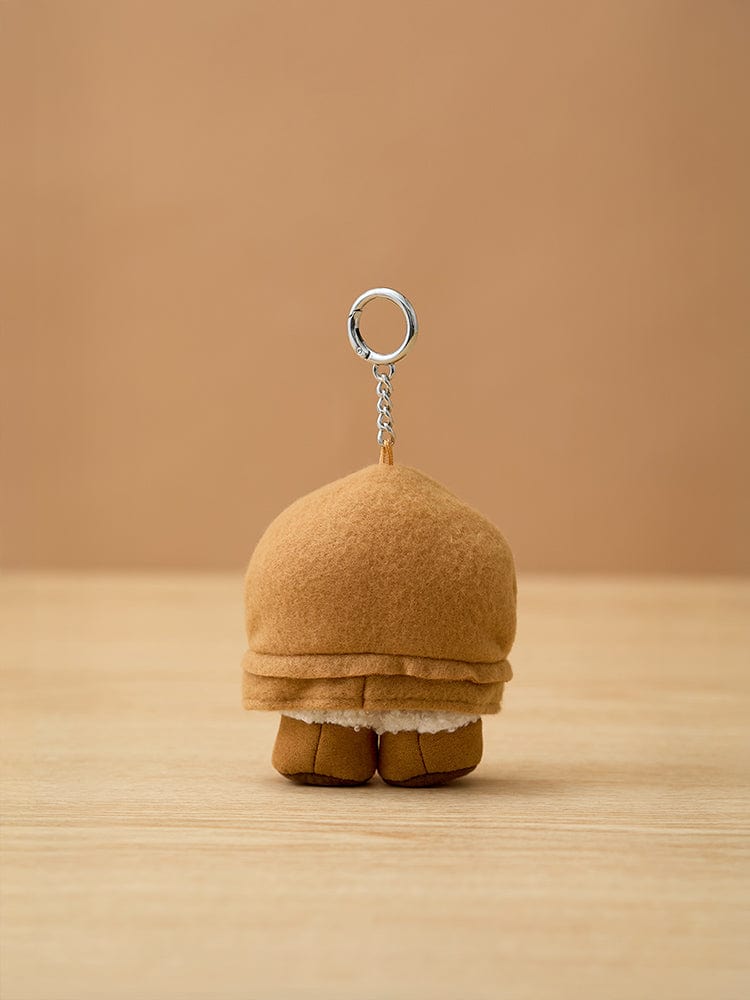 BT21 SHOOKY minini DOLL KEYRING BOOTS EDITION, porte-clés officiel SHOOKY en forme de bottes sur fond beige
