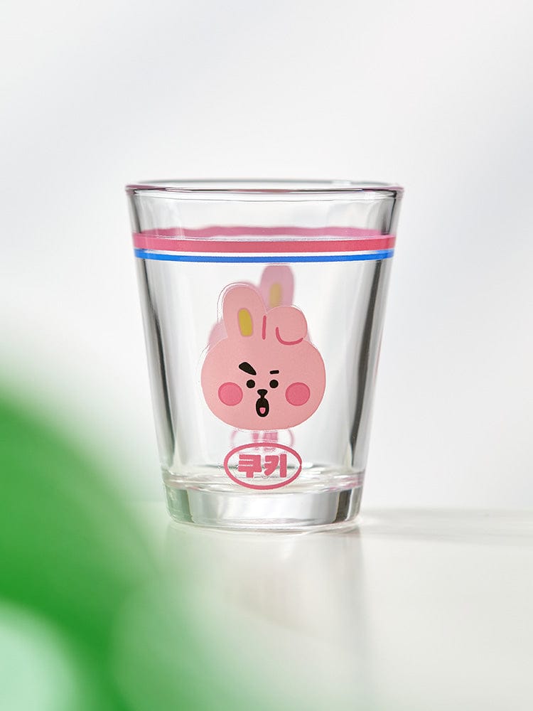 BT21 SOJU SHOT GLASS SOUVENIR officiel LINE FRIENDS : verre à shot avec personnage BT21 sur fond clair
