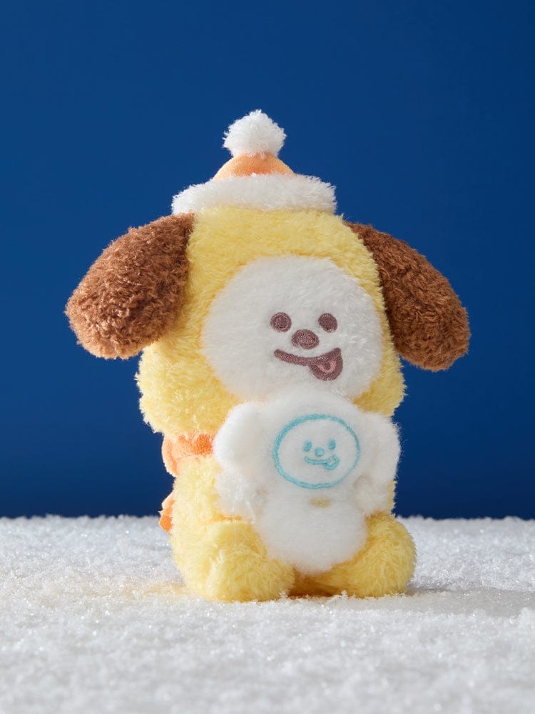 BT21  Snowman Doll de la marque BT21, figurine sur neige, décor bleu hivernal
