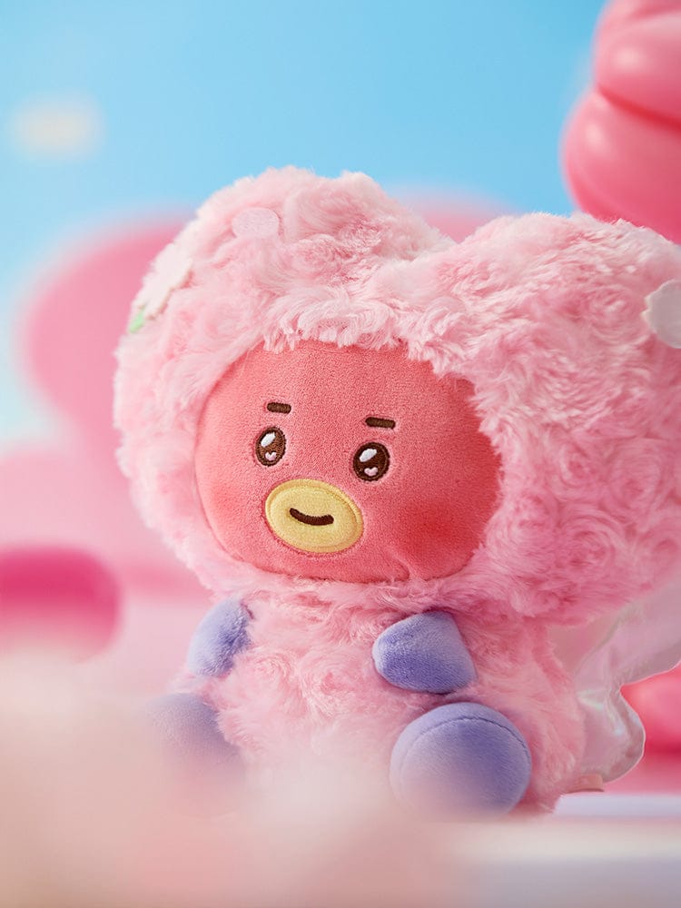 BT21 TATA BABY SITTING PLUSH SPRING FAIRY, peluche officielle V de BTS, bébé extraterrestre rose sur fond bleu pastel.