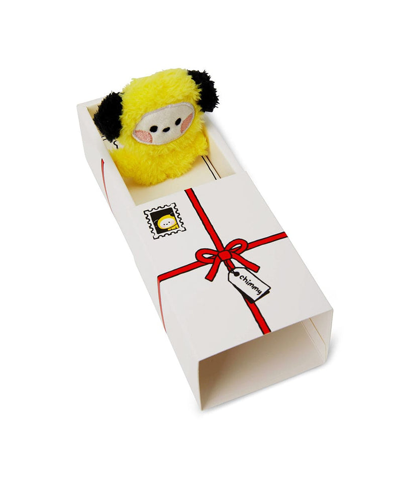 BT21 mini minini CHIMMY DOLL, peluche Chimmi dans sa boîte cadeau blanche, marque BT21, décor adorable et minimaliste.