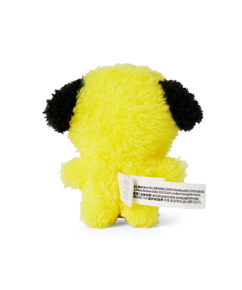 BT21 mini minini CHIMMY DOLL peluche chiot jaune à oreilles noires, fond blanc, style décor chambre marque BT21.