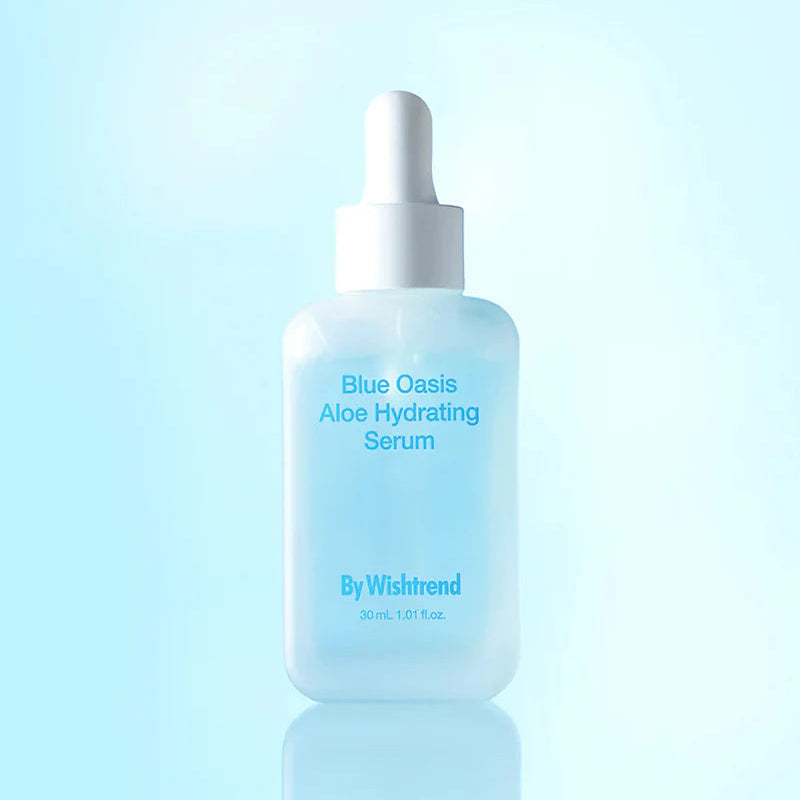 BY WISHTREND Blue Aloe Hydrating Serum 30ml, sérum hydratant By Wishtrend sur fond bleu, flacon en studio
