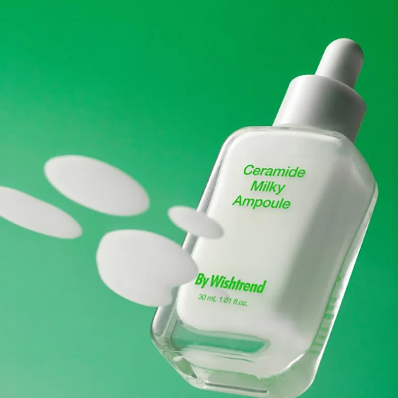 BY WISHTREND Ceramide Milky Ampoule 30ml, flacon sérum crème, ambiance verte et gouttes décoratives, produit By Wishtrend