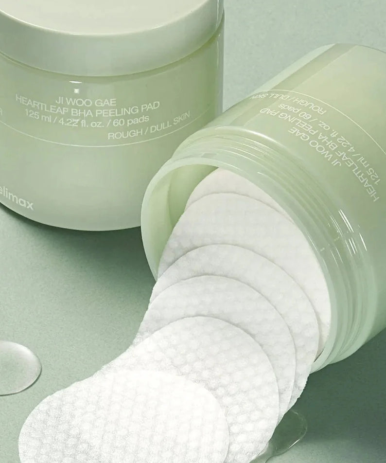 CELIMAX Ji Woo Gae Heartleaf BHA Peeling Pad 60 Pads de Celimax, boîtes vertes et pads pelables sur fond clair, photo produit