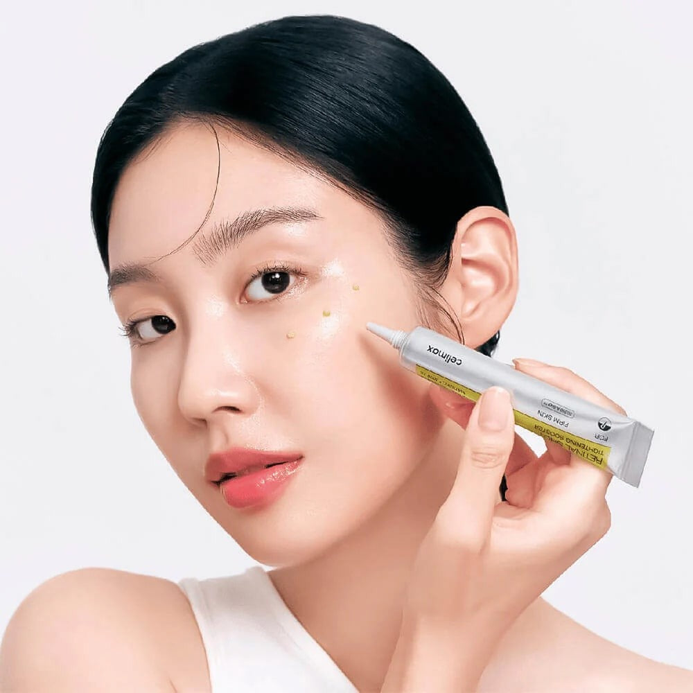 Décris l'image en français en mentionnant le produit, la marque et le contexte visuel : CELIMAX Retinol Shot Tightening Booster 15ml.