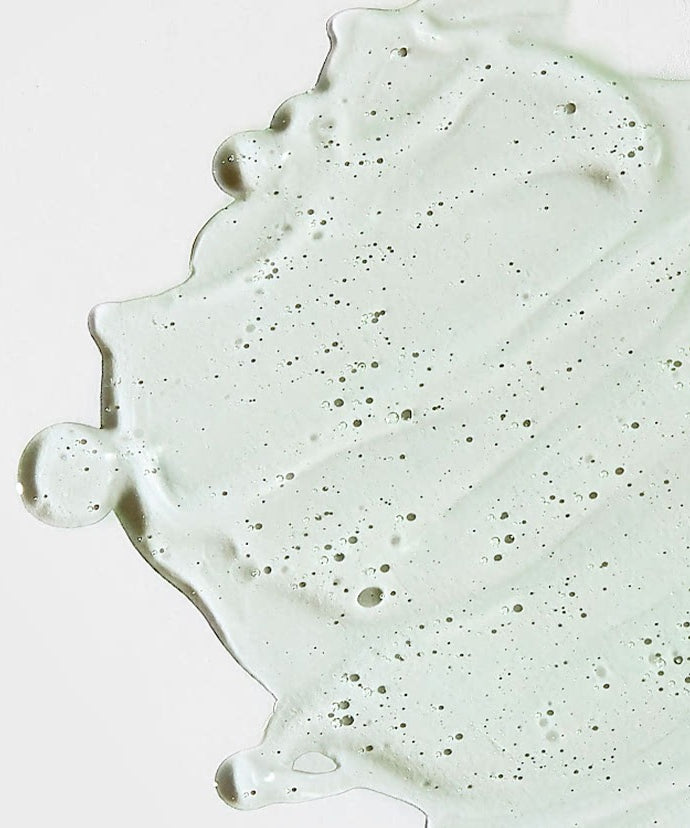 CELIMAX The Real Cica Nicinamide AC Calming Seru 40ml, texture apaisante verte sur fond blanc, marque visible, gros plan.
