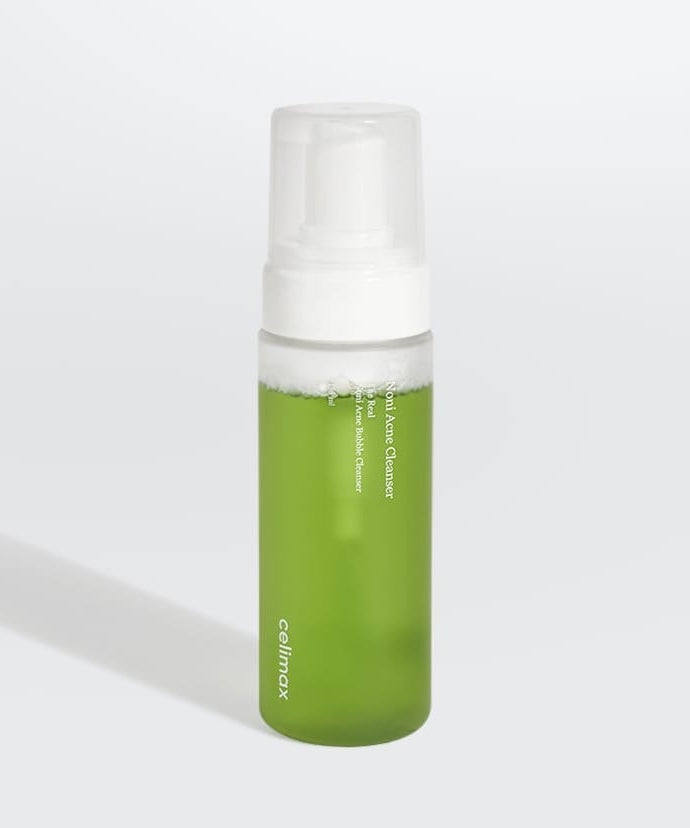 CELIMAX The Real Noni Acne Bubble Cleanser 155ml, flacon vert sur fond blanc, marque CELIMAX, nettoyant anti-acné.