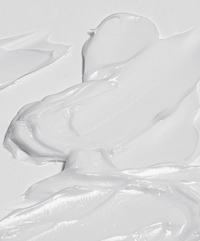 Texture de la crème CELIMAX Dual Barrier Skin Wearable Cream 50ml, éclatante et nourrissante pour la peau.