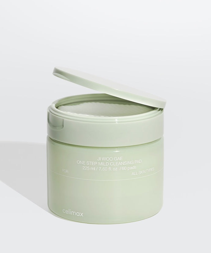 Boîte de CELIMAX Ji Woo Gae One Step Mild Cleansing Pad 60 pads ouverte, montrant les tampons nettoyants doux pour visage.