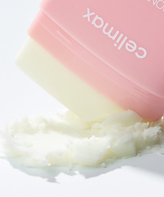 CELIMAX Oil Control Sun Stickk 19g en gros plan dévoilant sa texture crémeuse sur une surface blanche.