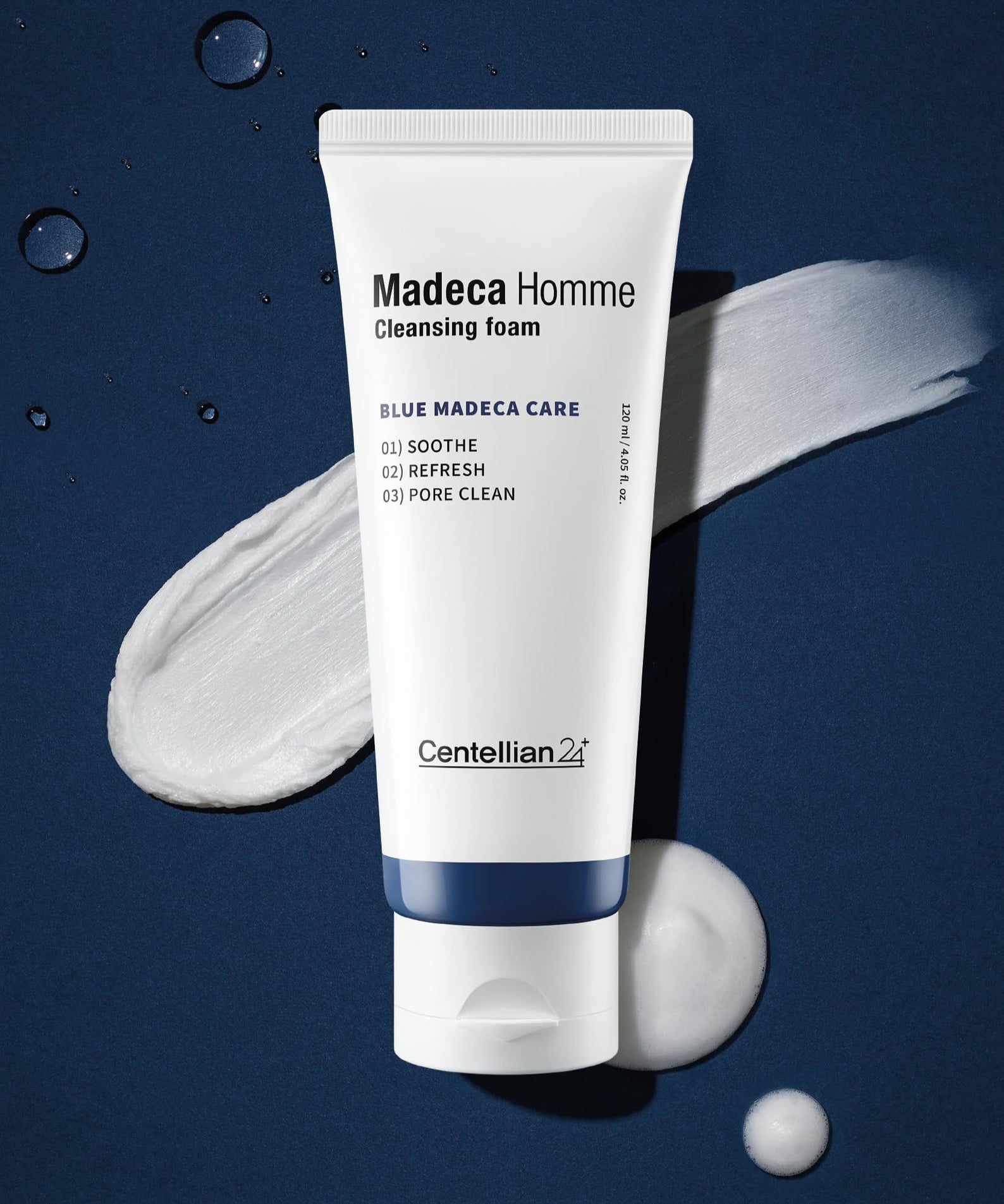CENTELLIAN 24 Madeca Homme Cleansing Foam 120ml sur fond bleu avec texture mousse et bulles d'eau, parfait pour peau fraîche et purifiée.