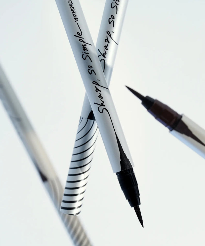 CLIO Sharp So Simple Waterproof Pen Liner