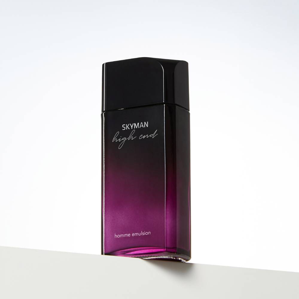 CHARMZONE  Skyman High-End Homme Emulsion 130ml, flacon noir et violet sur fond blanc, vue produit.