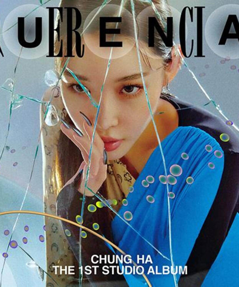 CHUNGHA - [Querencia] - Album Kpop : photo studio de CHUNGHA, visuel bleu art pop avec bulles et texte du disque