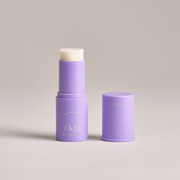 CHWI (CHI) Odii Parfume Balm 4.6g, baume parfumé CHWI en packaging violet, sur fond clair, photo produit.