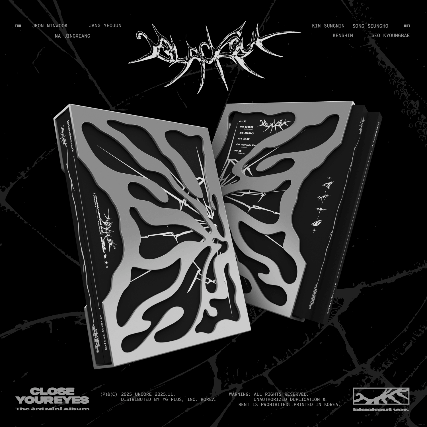CLOSE YOUR EYES - The 3rd Mini Album [blackout] (blackout ver.) - Album Kpop, pochette noire, visuel papillon