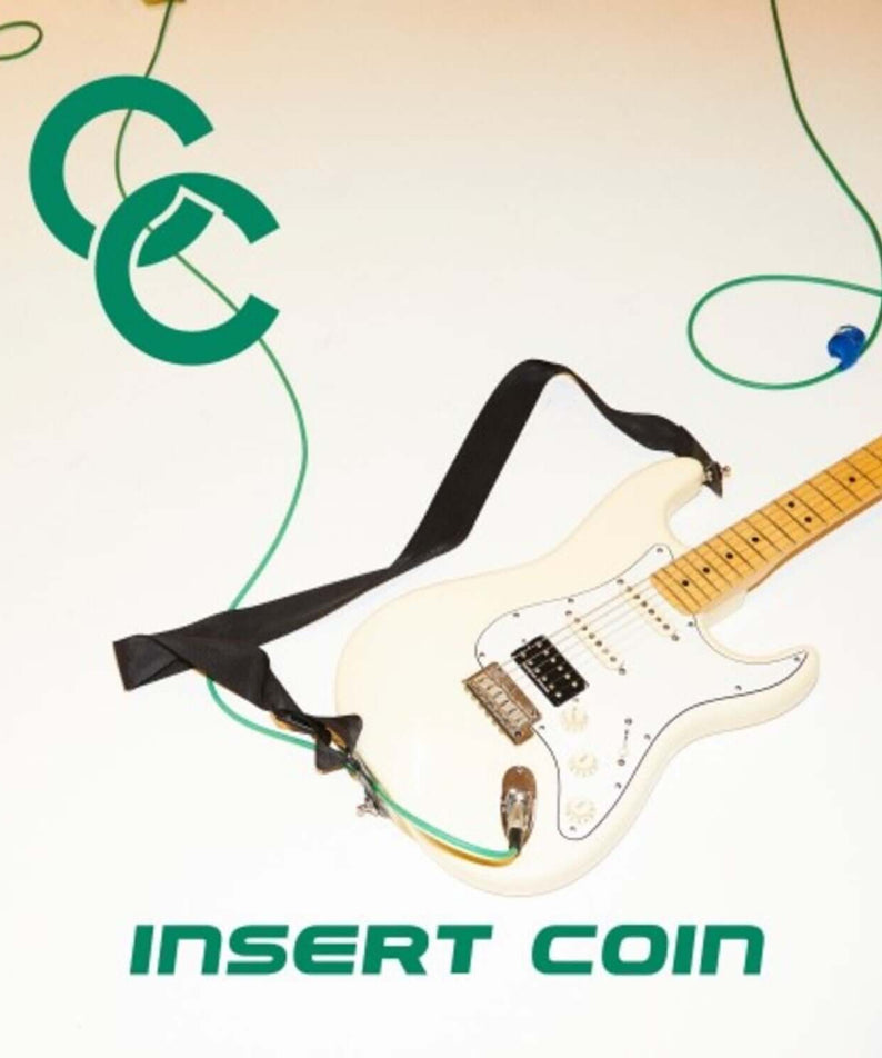 COIN CLASSIC - [INSERT COIN] - Album Kpop : guitare blanche, lien vert musical, fond blanc, marque Insert Coin.